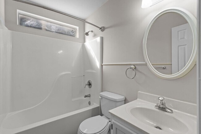 Building Photo - Burbage Grant 4 bedrooms- Ready Now!