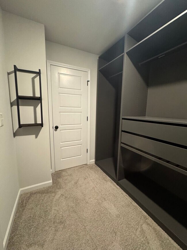 Building Photo - 203 Rye Cir