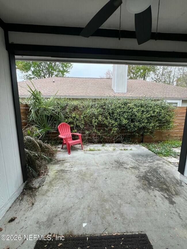 Building Photo - 1115 Main St