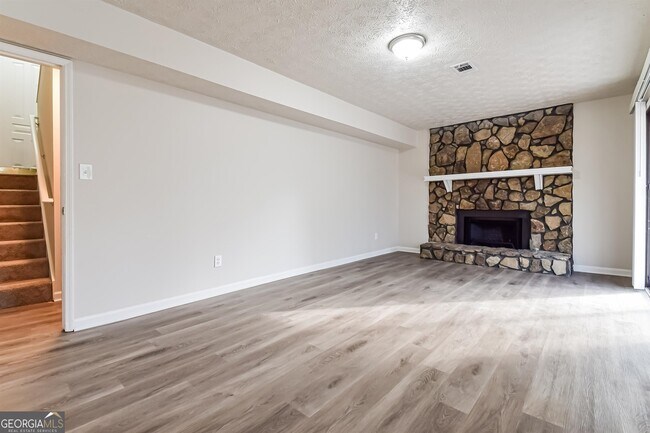 Building Photo - 4457 Woodbank Ln