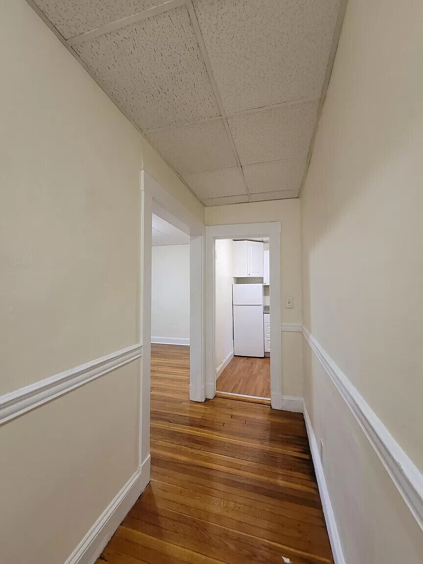Building Photo - 382 Riverway St