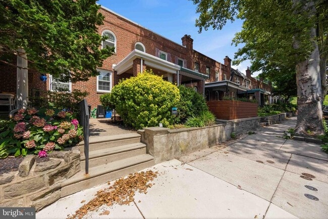 Building Photo - 3323 Tilden St