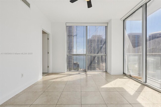 Building Photo - 1060 Brickell Ave