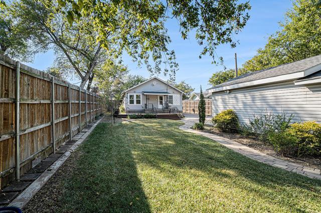 Building Photo - 2117 Sanborn St