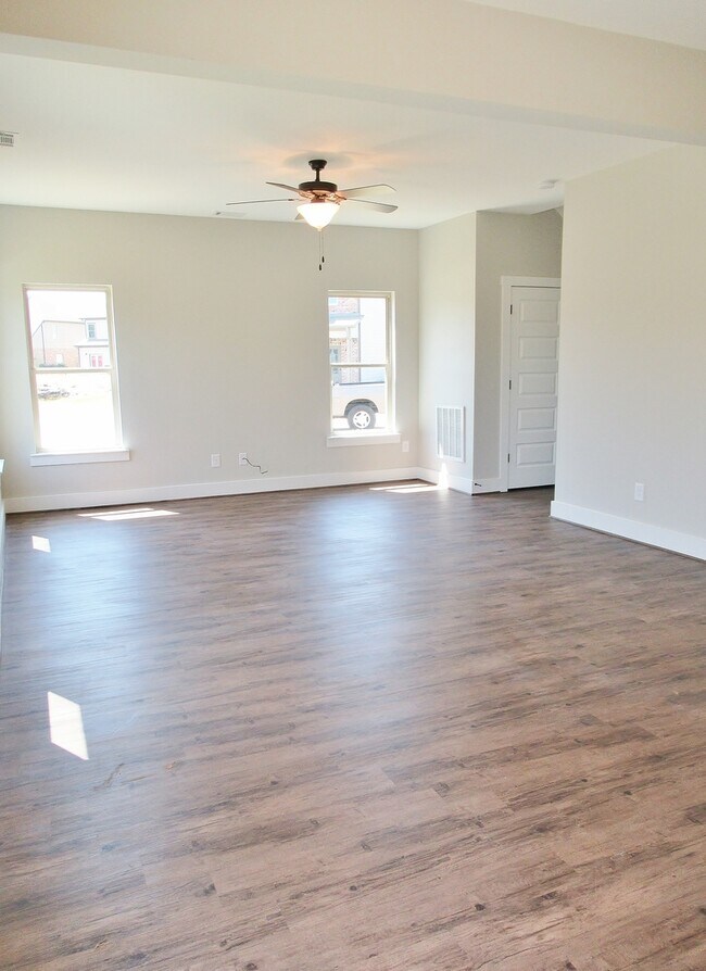Building Photo - Beautiful Home for Rent in McCalla... Available to View with 48 Hour Notice!! Call today!!