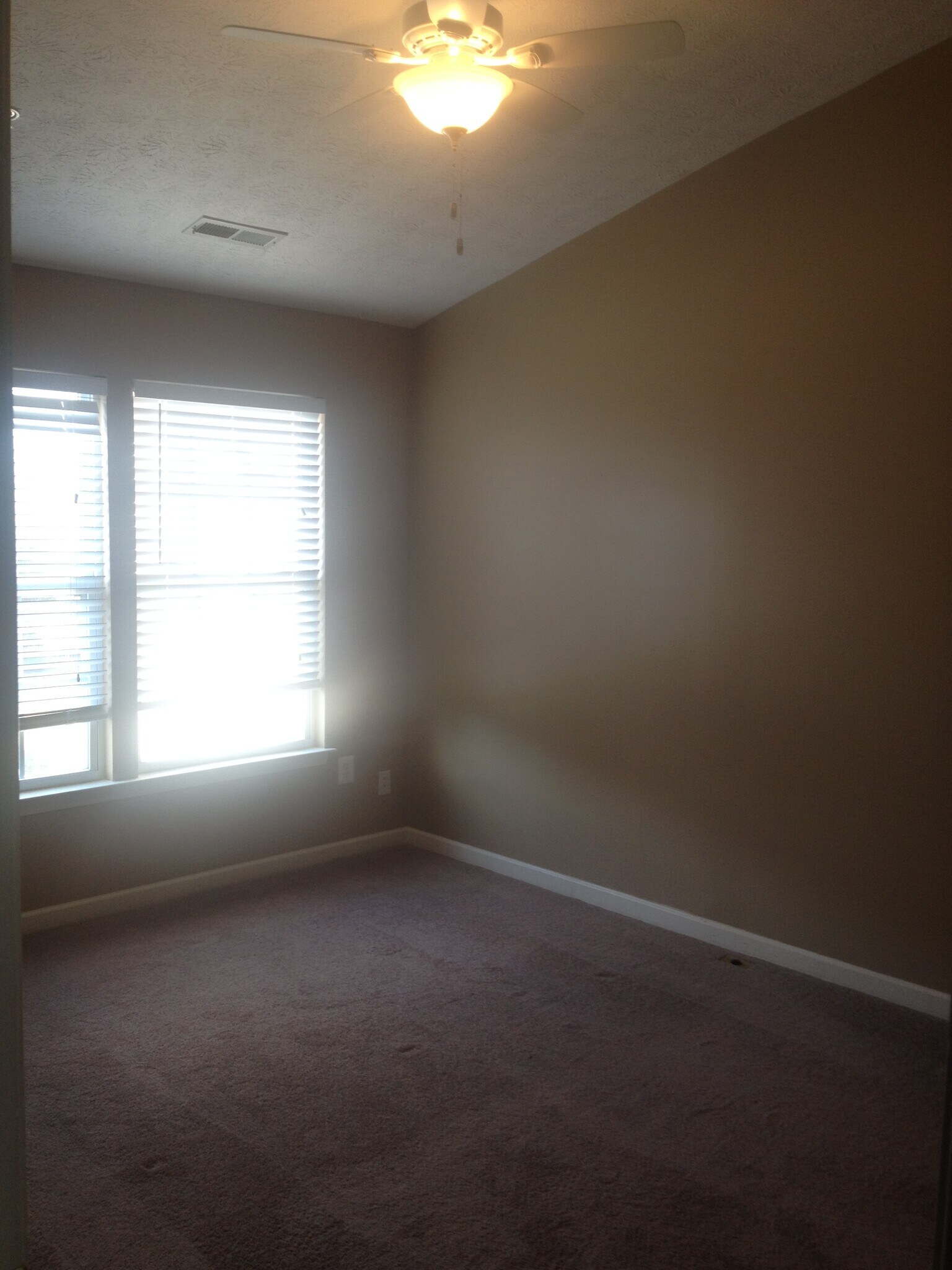 Building Photo - 328 Kestrel Dr