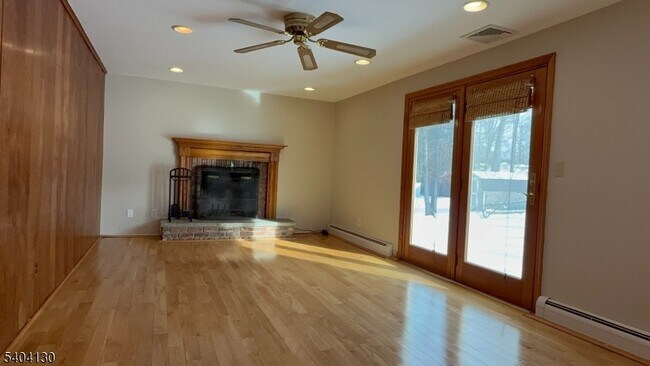 Building Photo - 126 Sagamore Dr