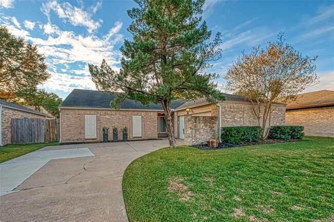 Building Photo - 11627 Briar Rose Dr