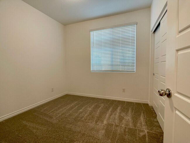 Building Photo - LOVELY TOWNHOUSE FOR RENT - GATED 3 BED 3 ...