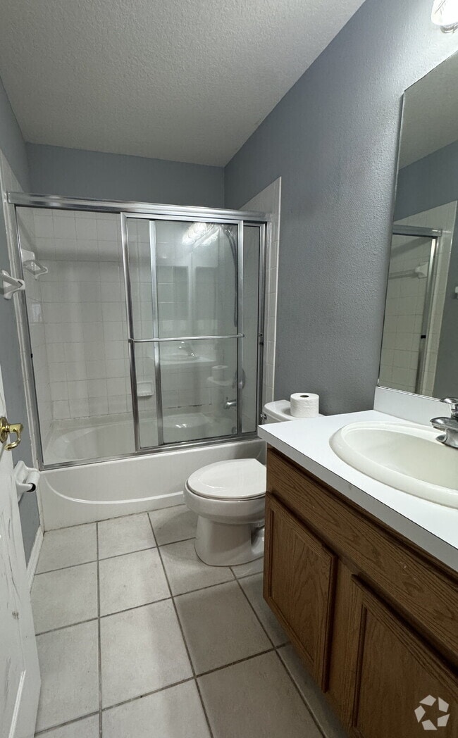 Building Photo - "Charming 3-Bed Oasis in Gibsonton with 2....