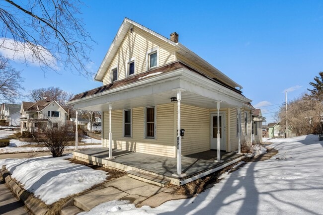 Building Photo - 120 W 5th St