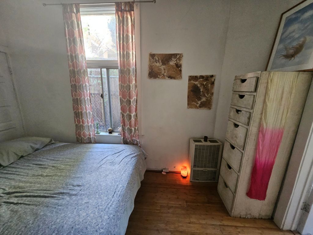 Building Photo - 1442 Lake Shore Ave