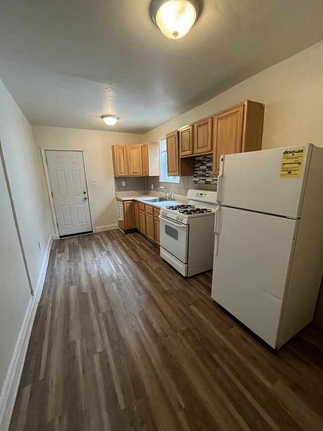 Building Photo - 2947 Kip St