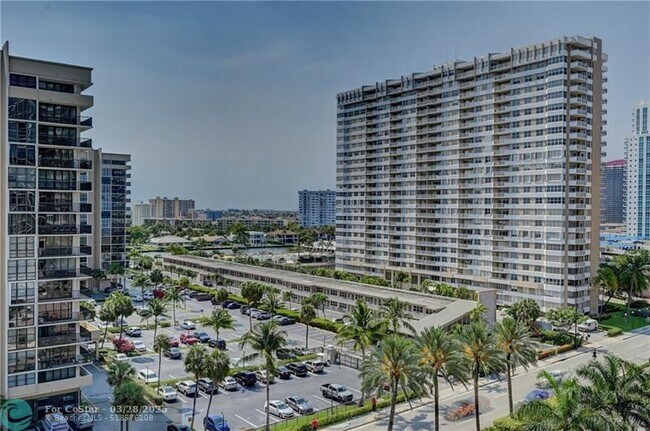 Building Photo - 2030 S Ocean Dr