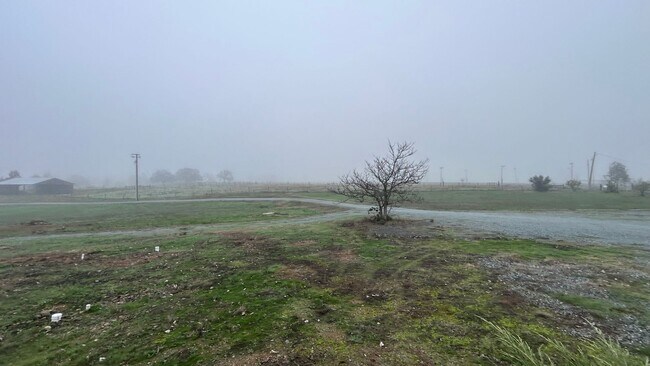 Building Photo - 14575 Avenida Central