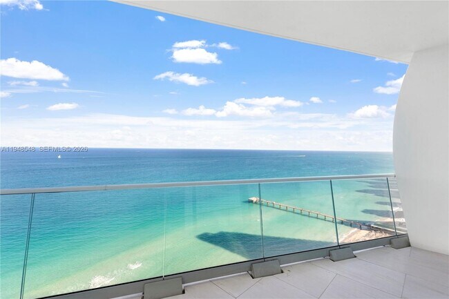 Building Photo - 16901 Collins Ave