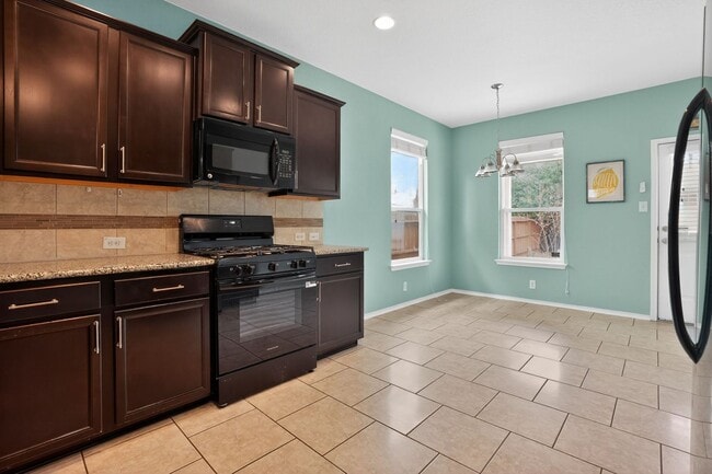 Building Photo - Spacious 3BR w/ Appliances Included + Resort-Style Community Amenities