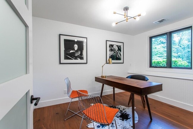 Building Photo - 1904 Lenox Rd NE