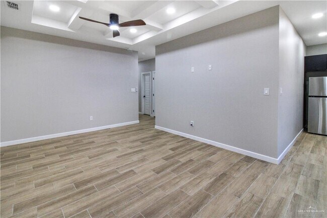 Building Photo - 810 Athol St