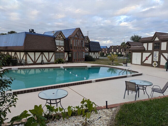 Building Photo - 3/2 Condo In +55 Community Leesburg