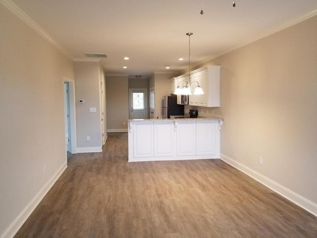 Building Photo - 2305 Brookville Dr