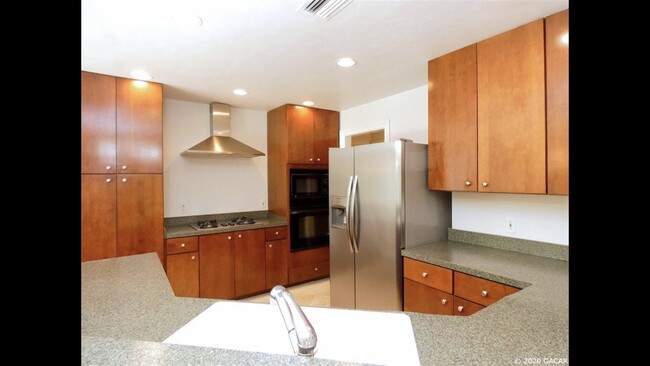 Kitchen area - 1637 NW 7th Ave