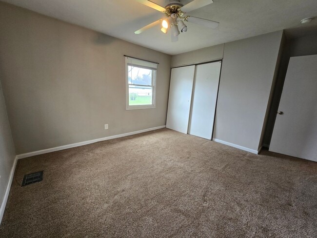 Building Photo - 3 Bedroom Century Modern Home