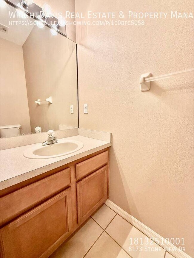 Building Photo - 8173 Stone View Dr