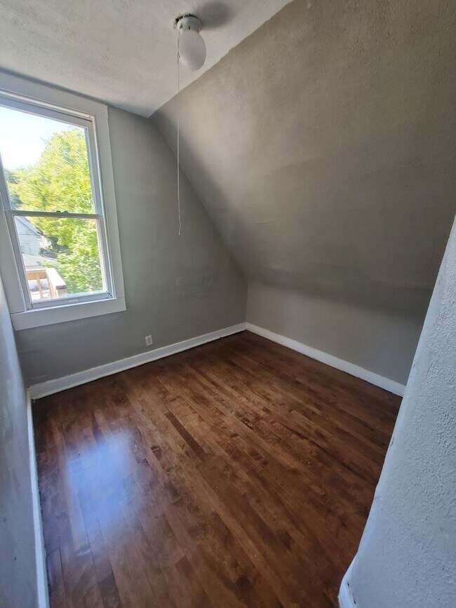 Building Photo - 3149 N 25th St