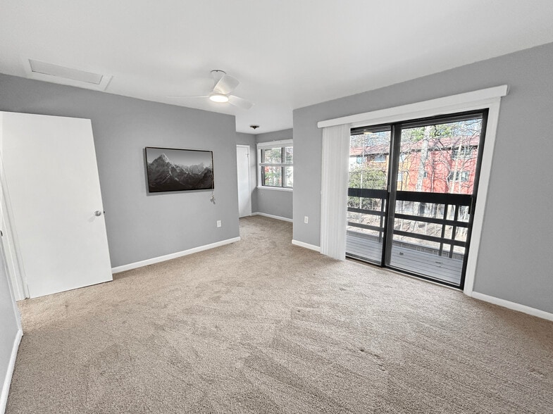 Building Photo - 2284 Emerald Heights Ct