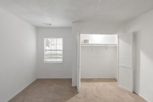 Building Photo - 2565 Terrace Trail