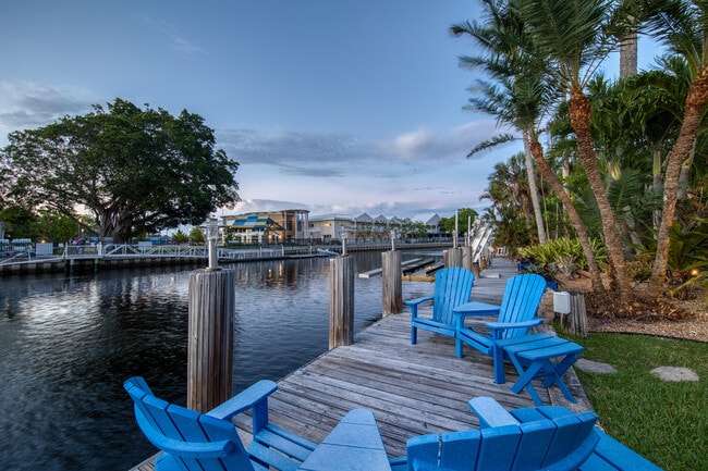 Building Photo - 1733 Coral Gardens Dr