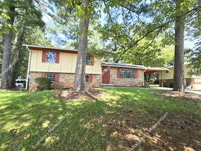 Building Photo - 8834 Homewood Dr
