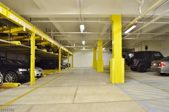 Building Photo - 59-63 WEST 30TH ST-