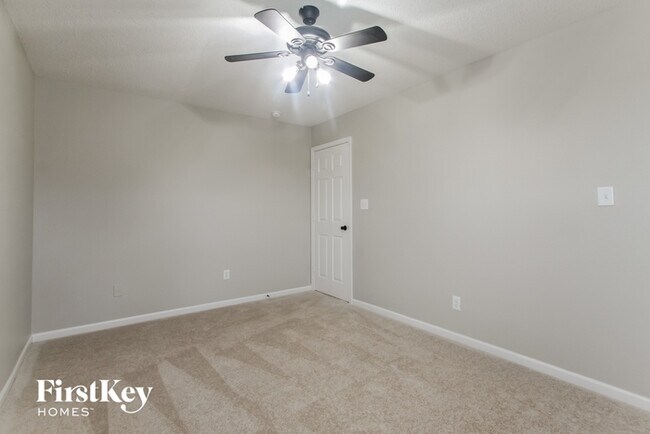 Building Photo - 12336 Tuckaway Ct