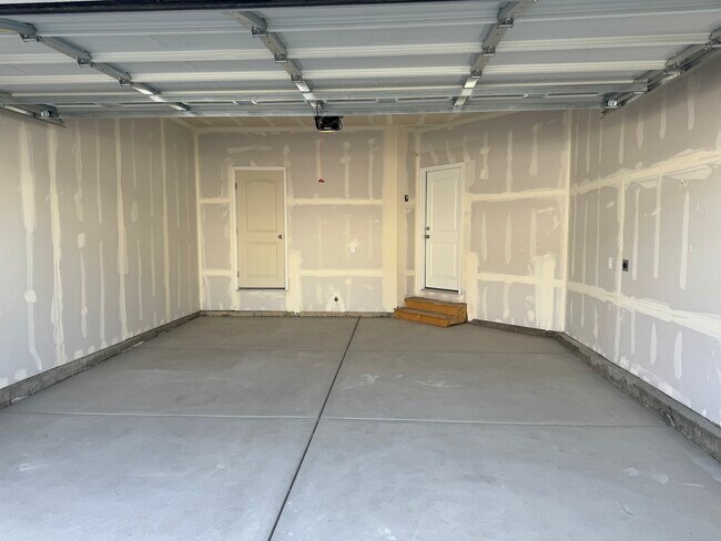 Building Photo - 3783 Big Horn Dr