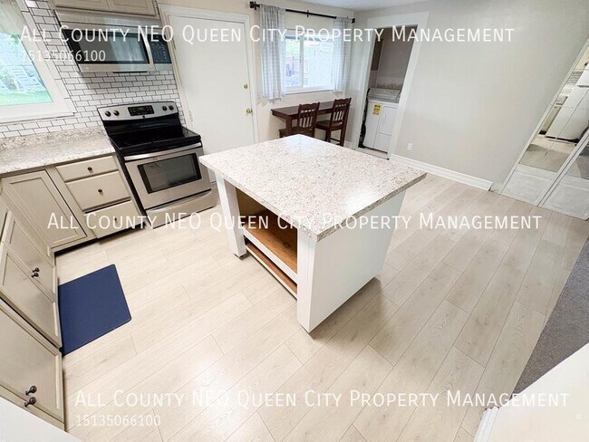 Building Photo - 3692 Elmira Dr