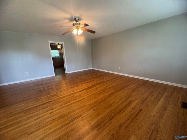 Building Photo - 4718 Rutledge Dr NW