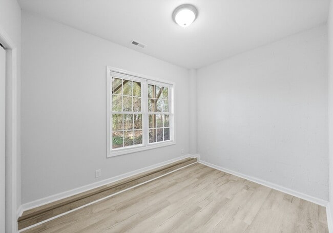 Building Photo - 114 Wayne Ave