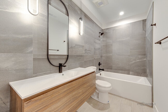 Building Photo - 1304 N Lawndale Ave