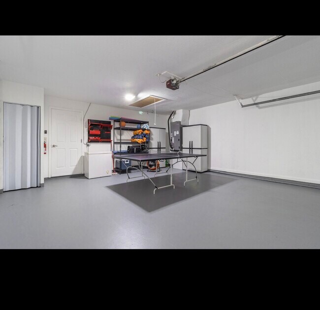 Building Photo - 9605 129th Ave