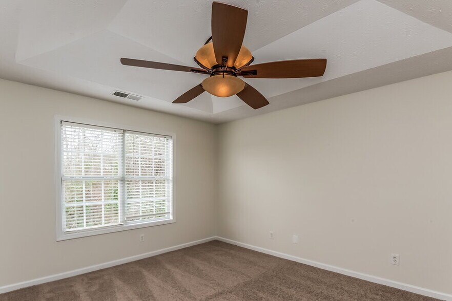 Building Photo - 4169 Riverbank Ct