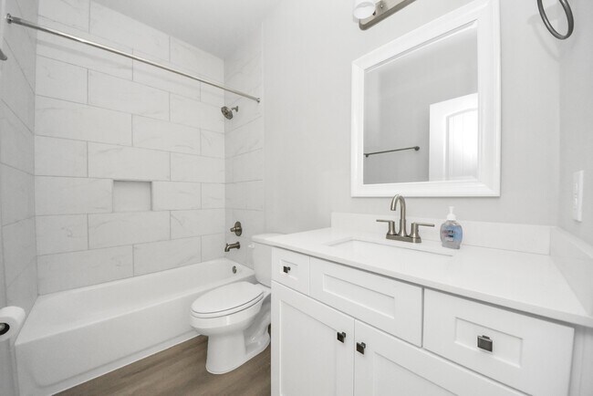 Building Photo - 638 Stovall Dr