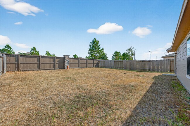 Building Photo - 15171 Willow Tree Ln