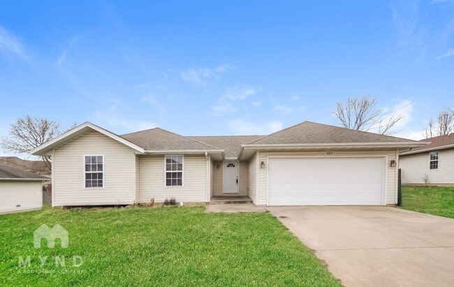 Building Photo - 418 N Century Ave