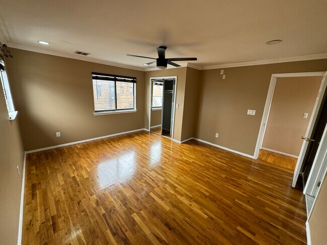 Building Photo - 129 Beach St