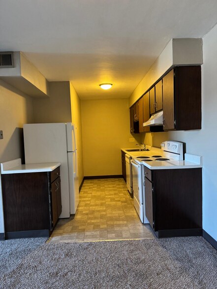 Building Photo - 5501 Verona Rd