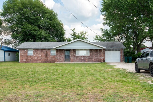 Building Photo - 3 Bedroom 2 Bath in Edna, KS