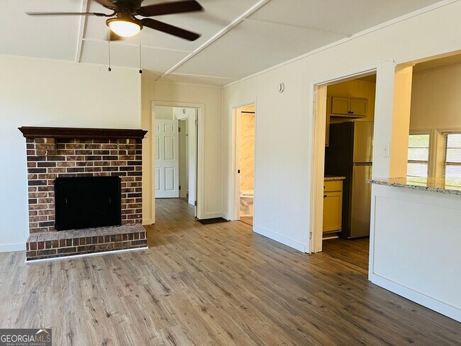 Building Photo - 1405 Austin St