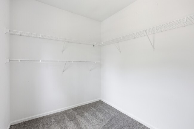 Building Photo - 3911 Hathaway Hills Dr